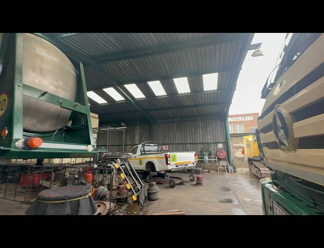 800M² WAREHOUSE TO LET IN CHLOORKOP